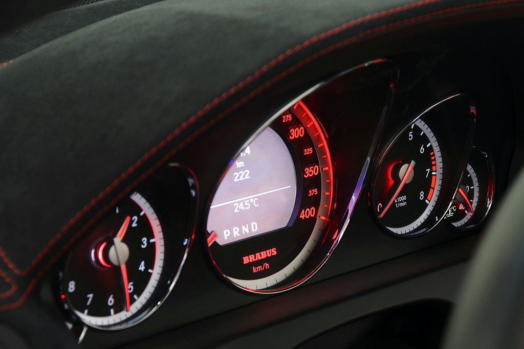 MERCEDES-BENZ E-OSZTÁLY