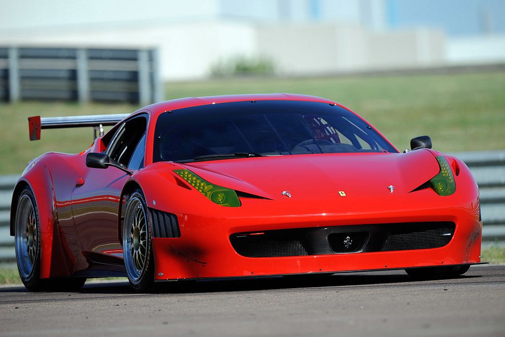 FERRARI 458