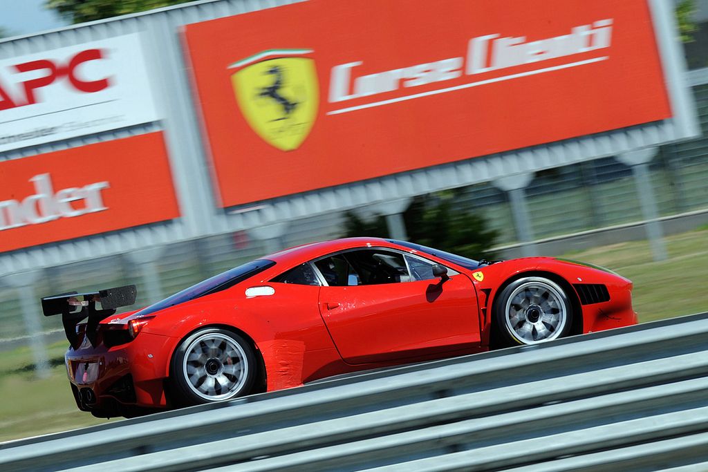FERRARI 458