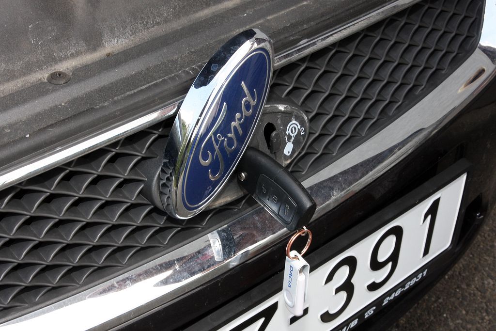 FORD FOCUS