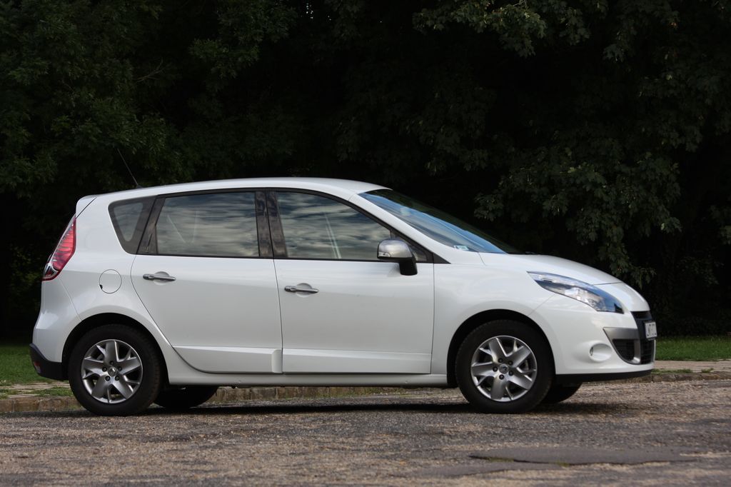 RENAULT SCENIC