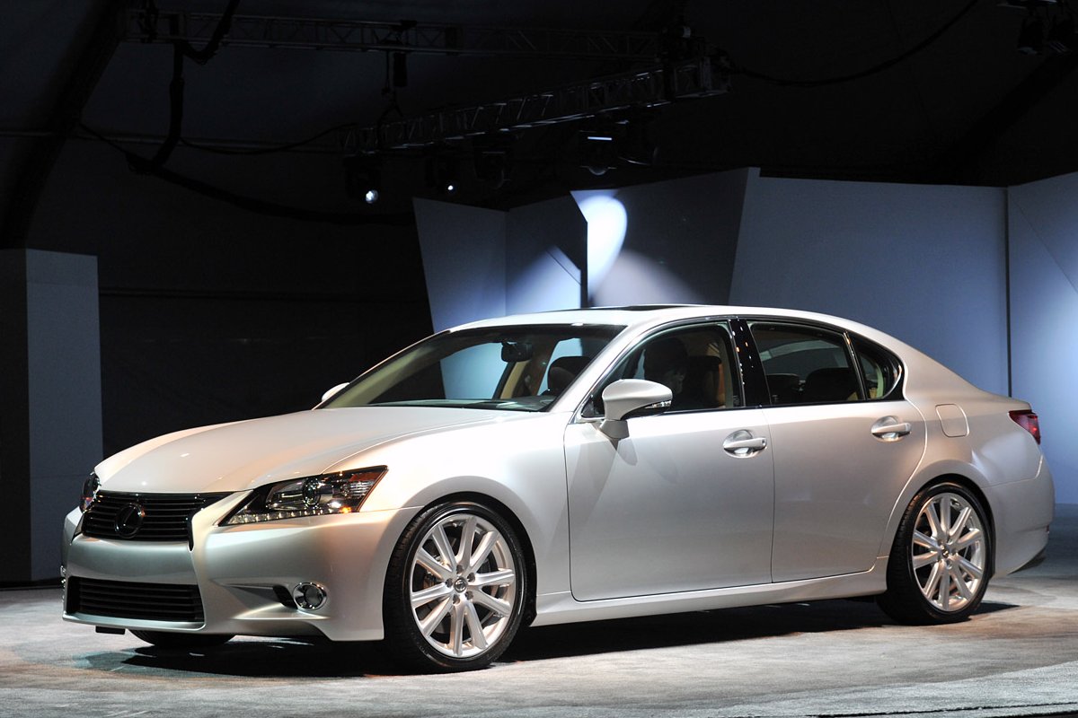 LEXUS IS
