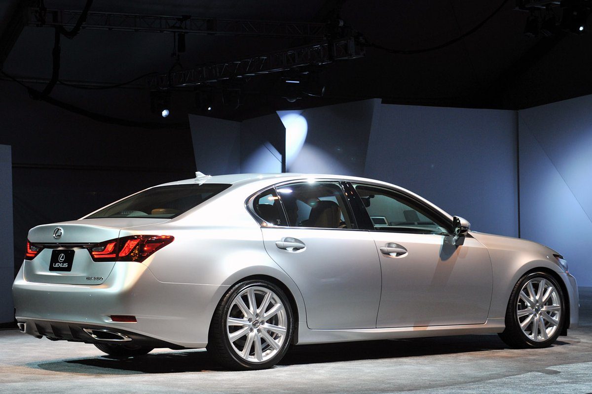 LEXUS IS