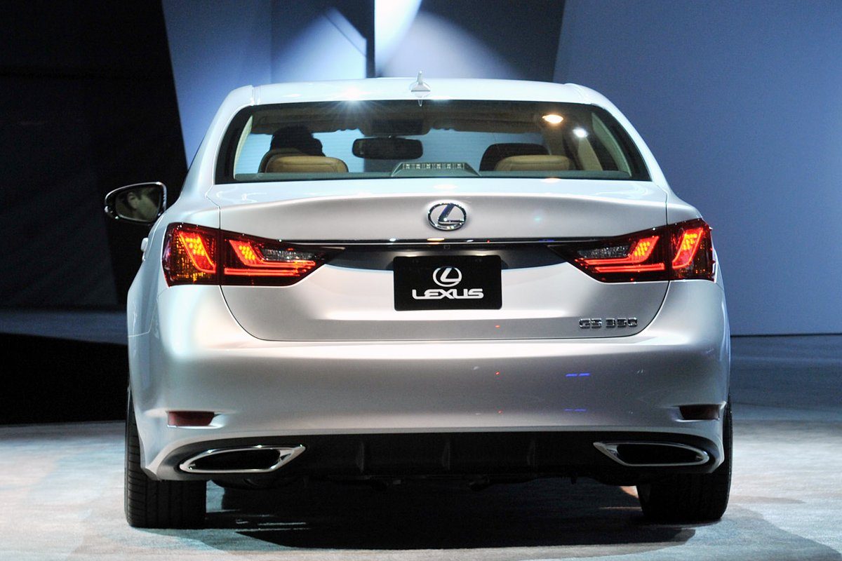 LEXUS IS