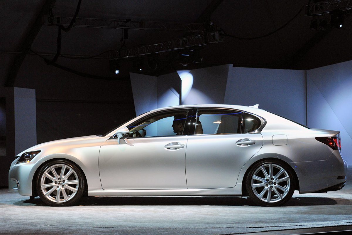 LEXUS IS