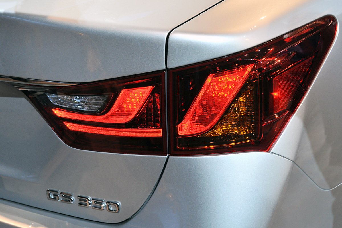 LEXUS IS