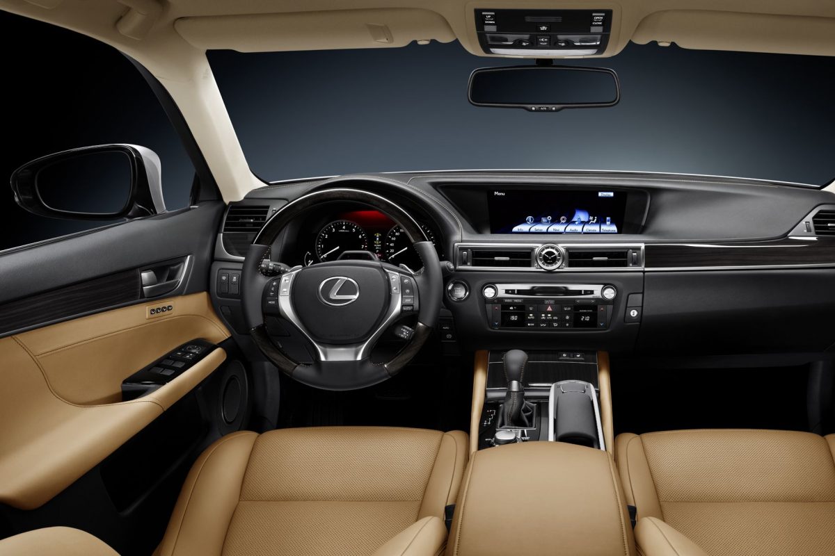 LEXUS IS