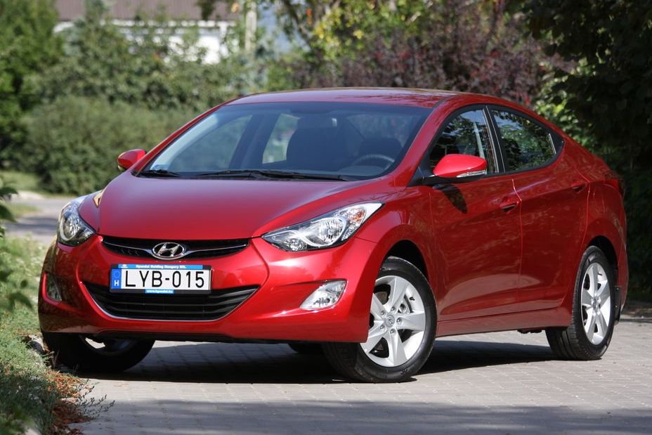 HYUNDAI ELANTRA