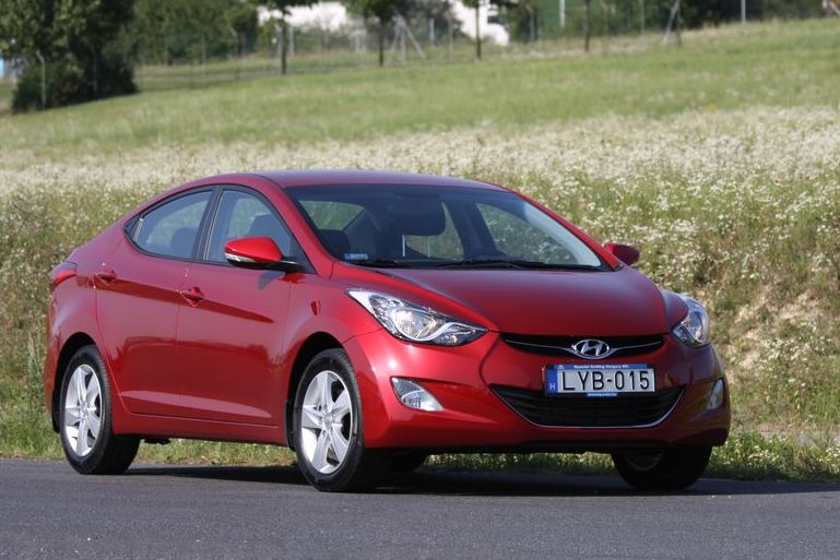 HYUNDAI ELANTRA