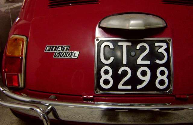 Régi Fiat 500-asokkal Don Corleone nyomában