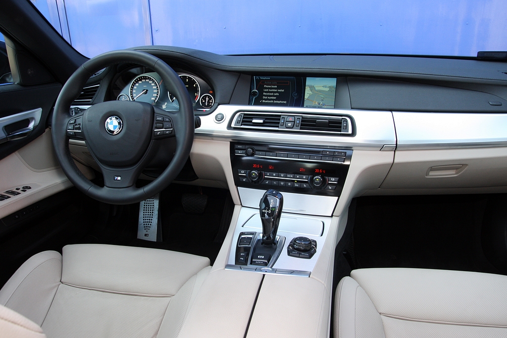 BMW 740