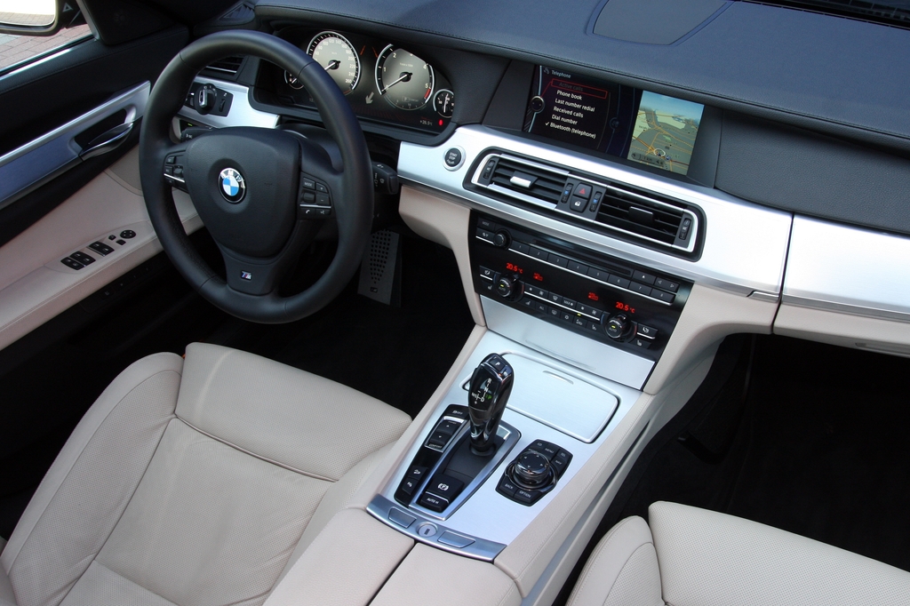 BMW 740