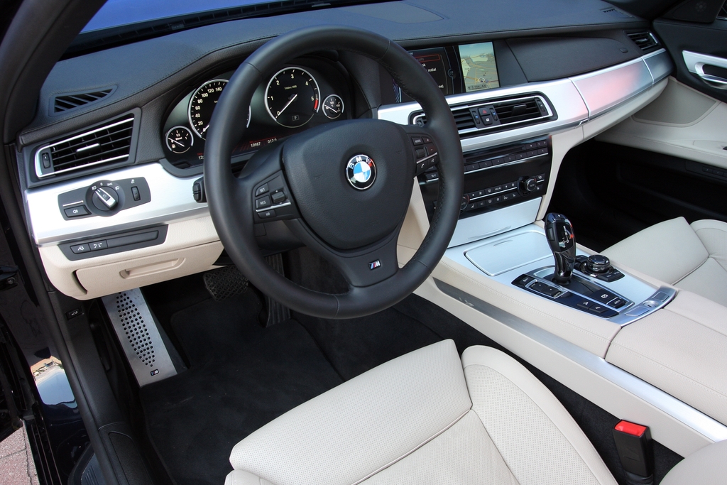 BMW 740