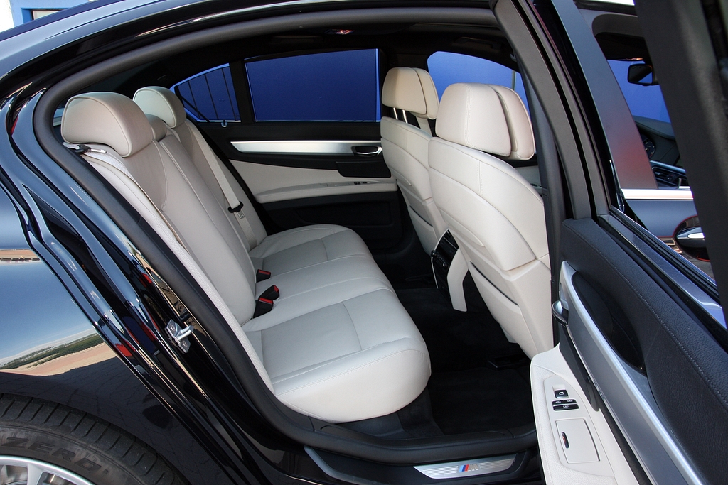 BMW 740