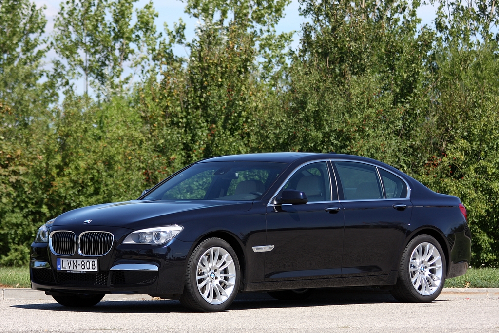 BMW 740