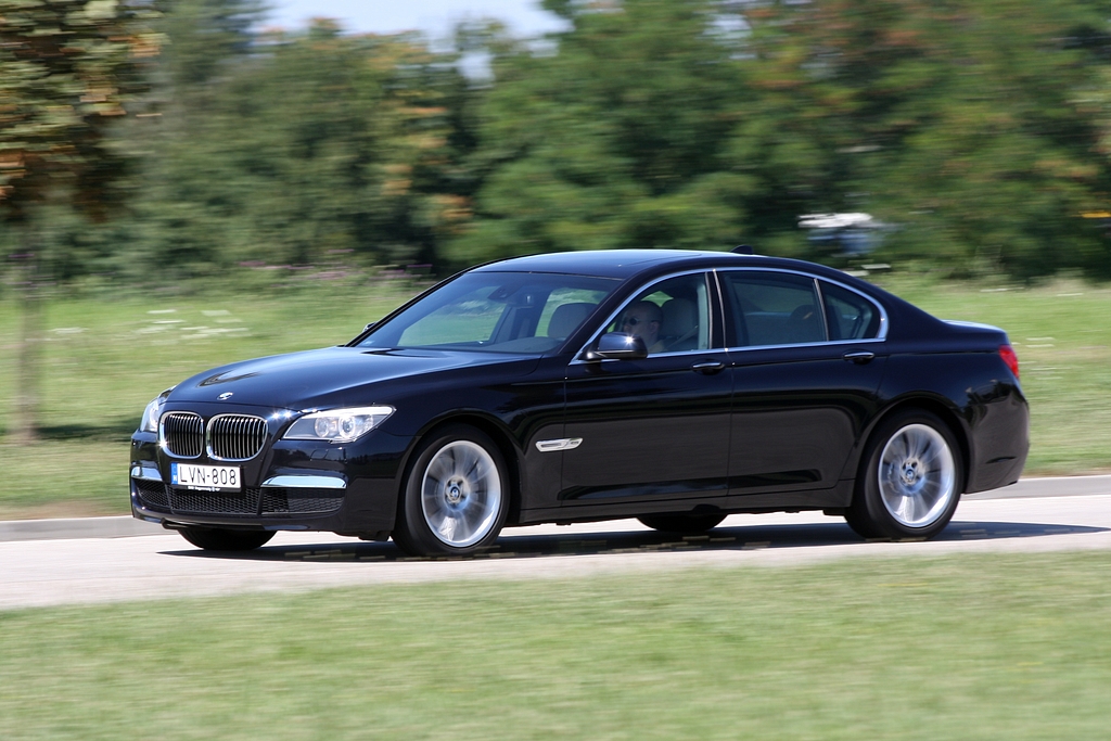 BMW 740