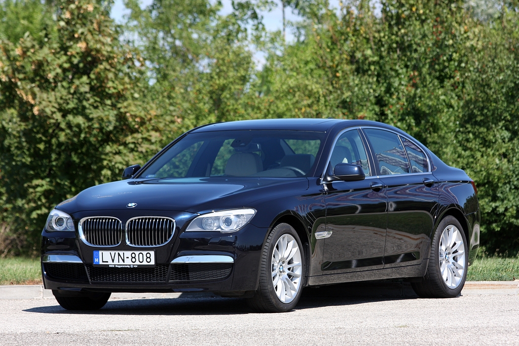 BMW 740