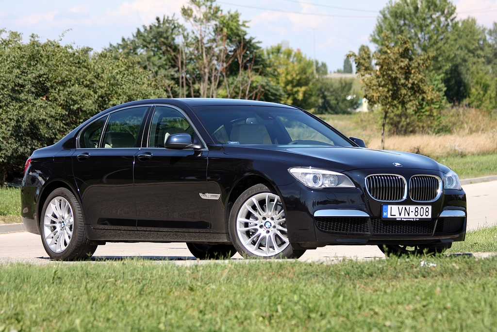 BMW 740