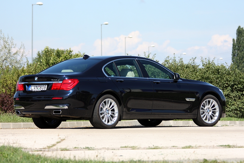 BMW 740