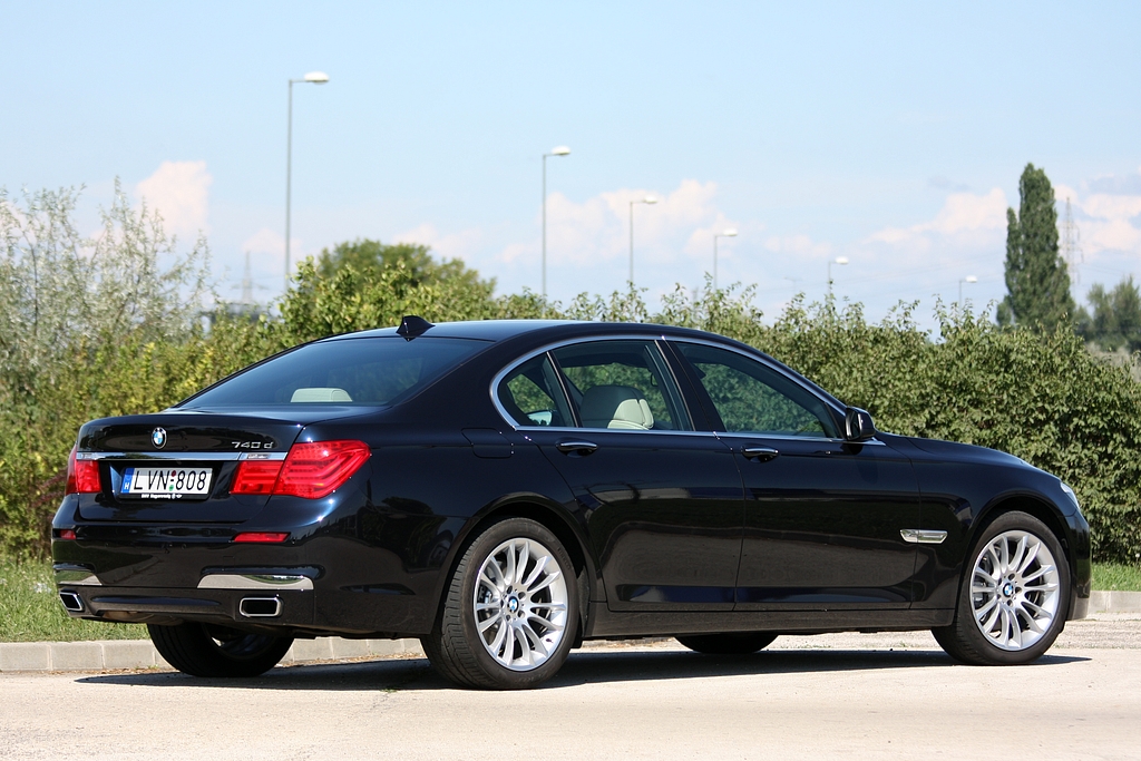BMW 740