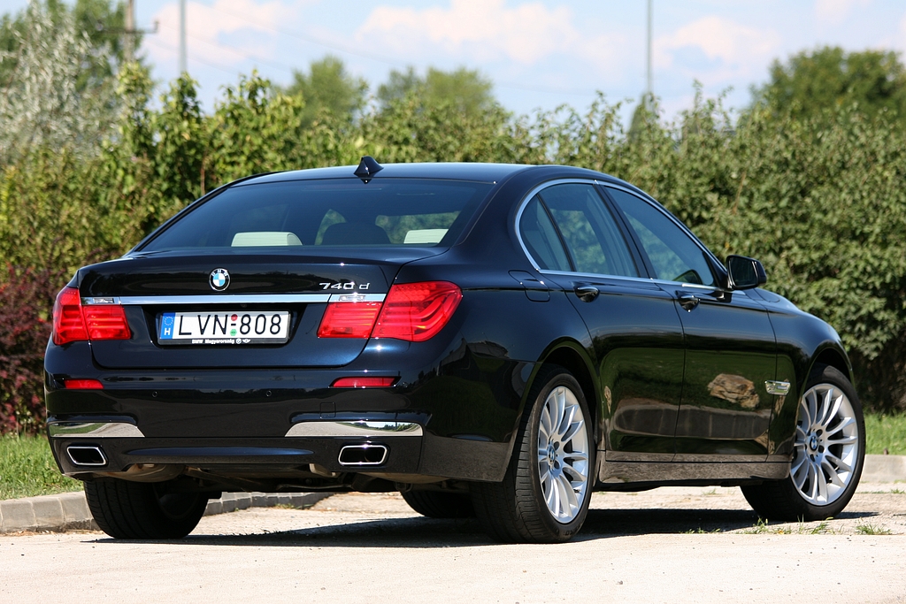 BMW 740