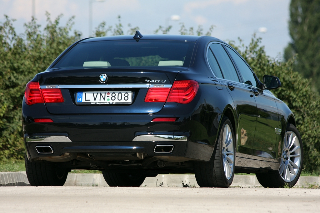 BMW 740