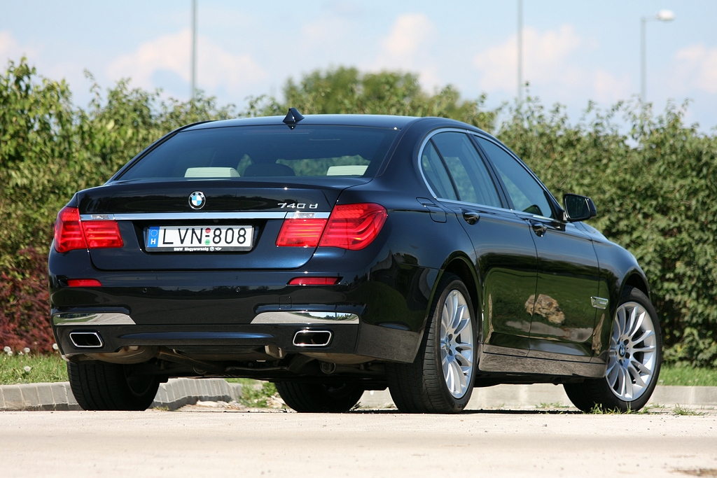 BMW 740