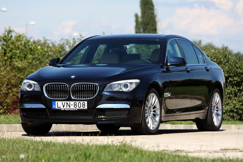 BMW 740