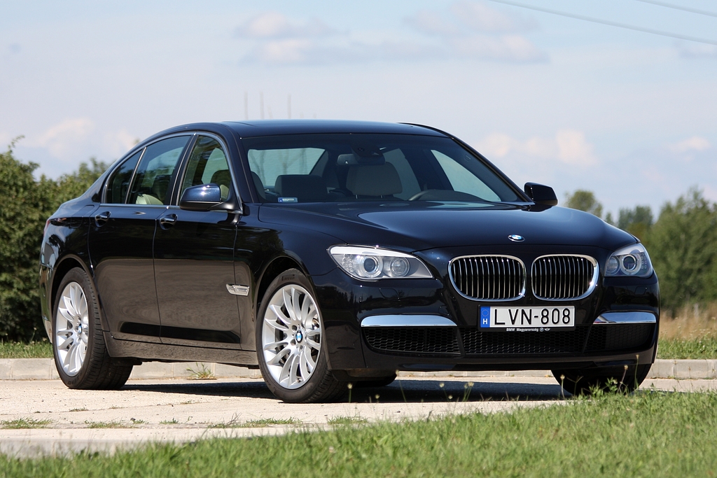 BMW 740
