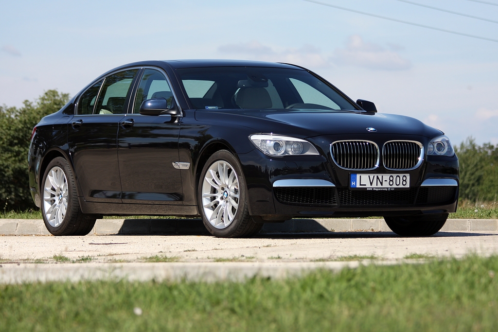 BMW 740
