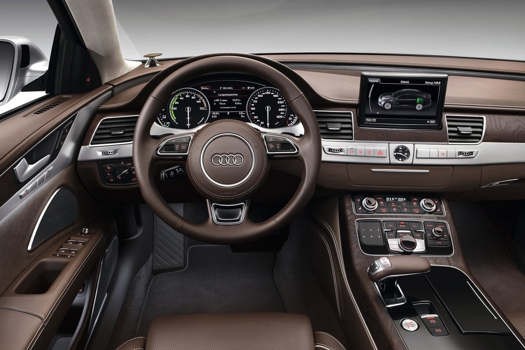 AUDI A8