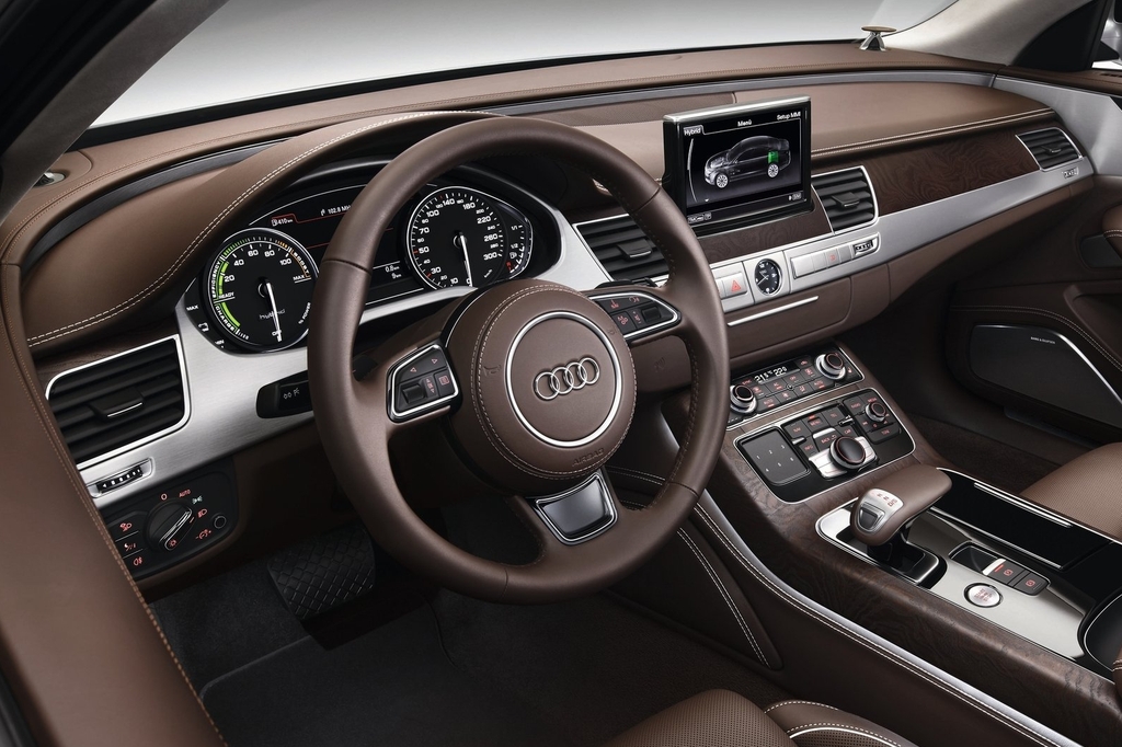 AUDI A8