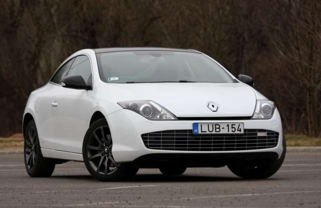 Szalonban jól néz ki - Renault Laguna Coupe teszt
