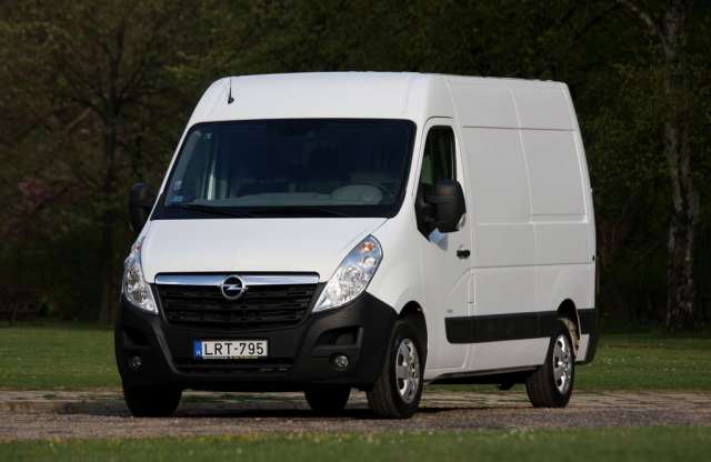 Opel arcot viselő Renault - Opel Movano teszt