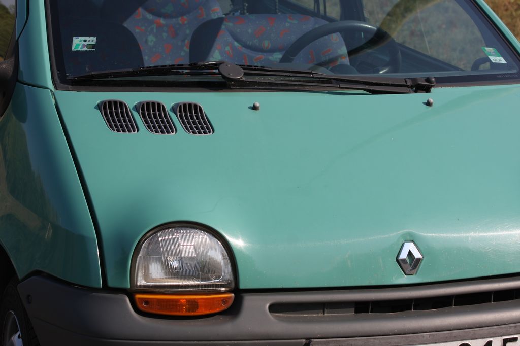 RENAULT TWINGO
