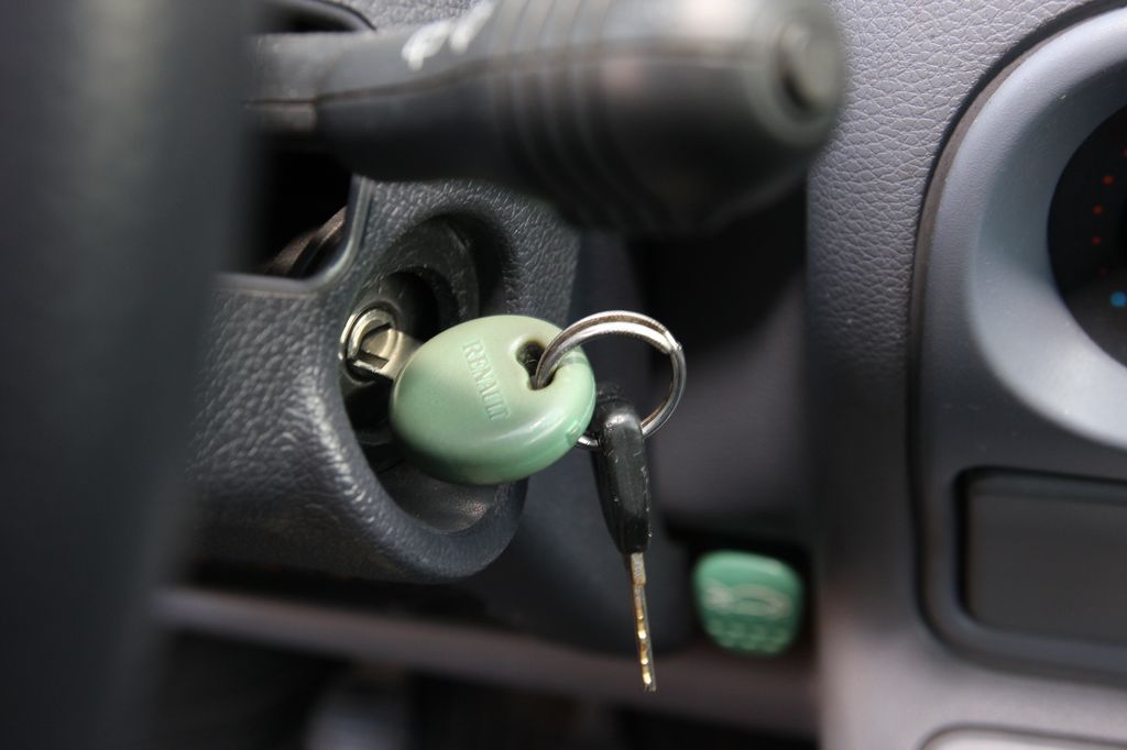 RENAULT TWINGO
