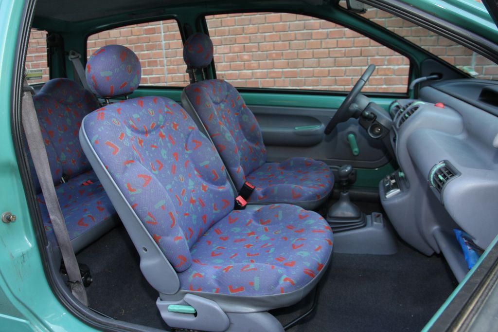 RENAULT TWINGO