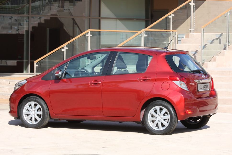 TOYOTA YARIS