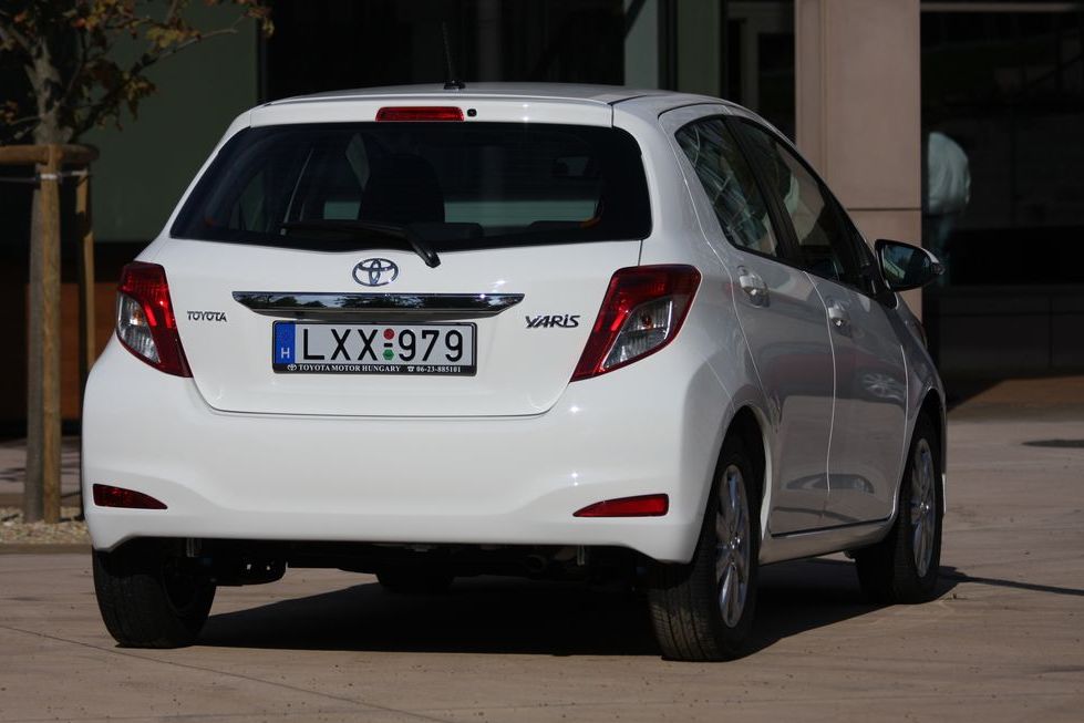 TOYOTA YARIS