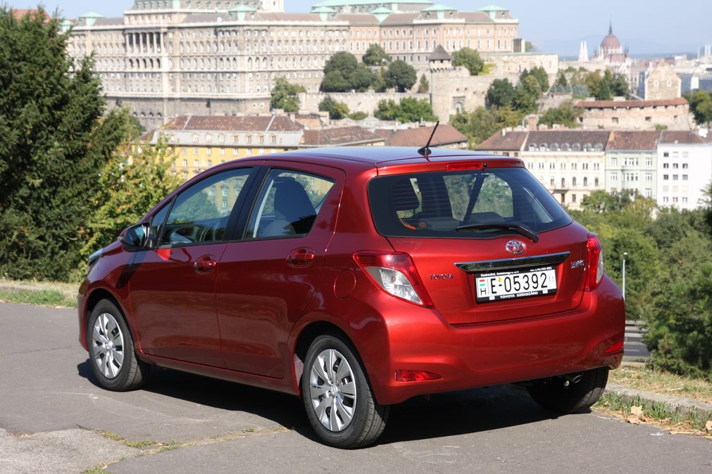 TOYOTA YARIS
