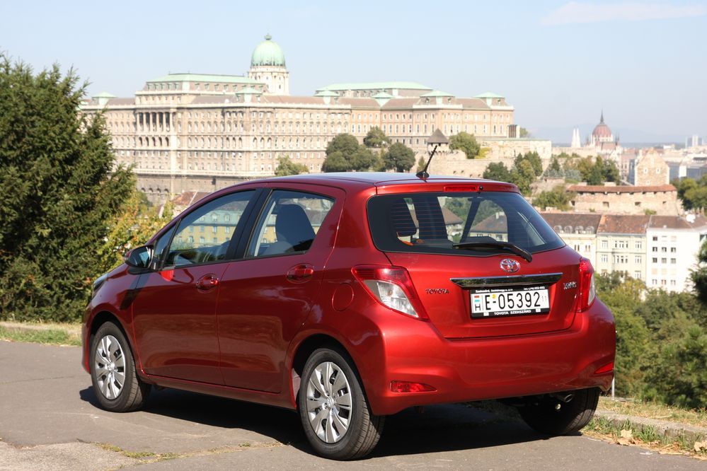 TOYOTA YARIS