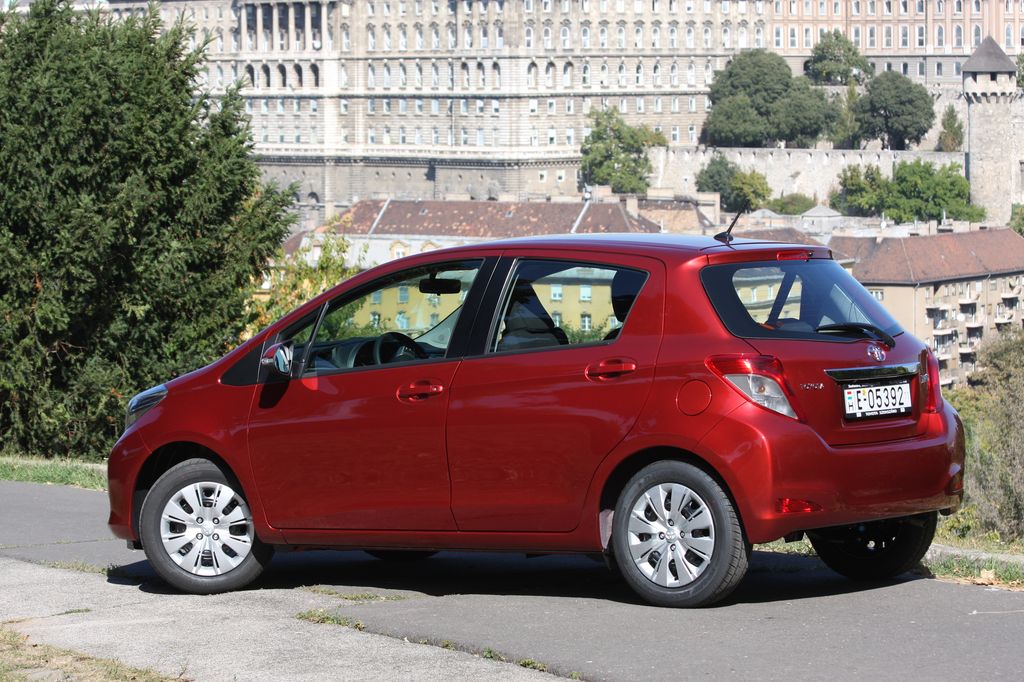 TOYOTA YARIS