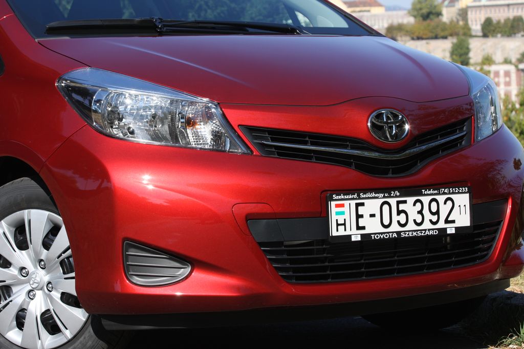 TOYOTA YARIS