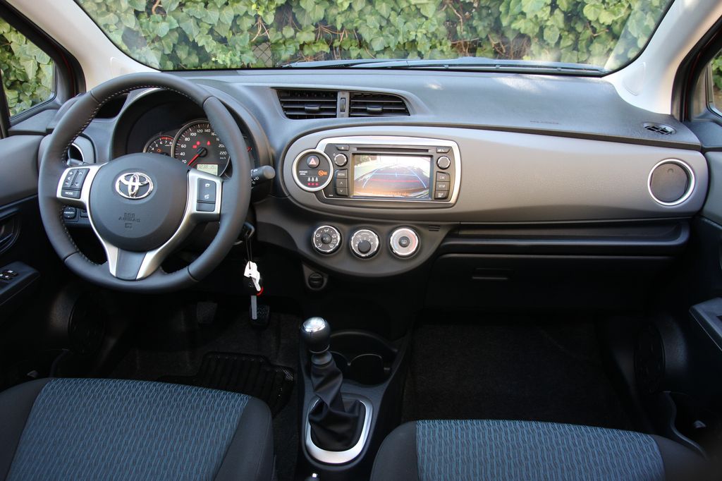 TOYOTA YARIS