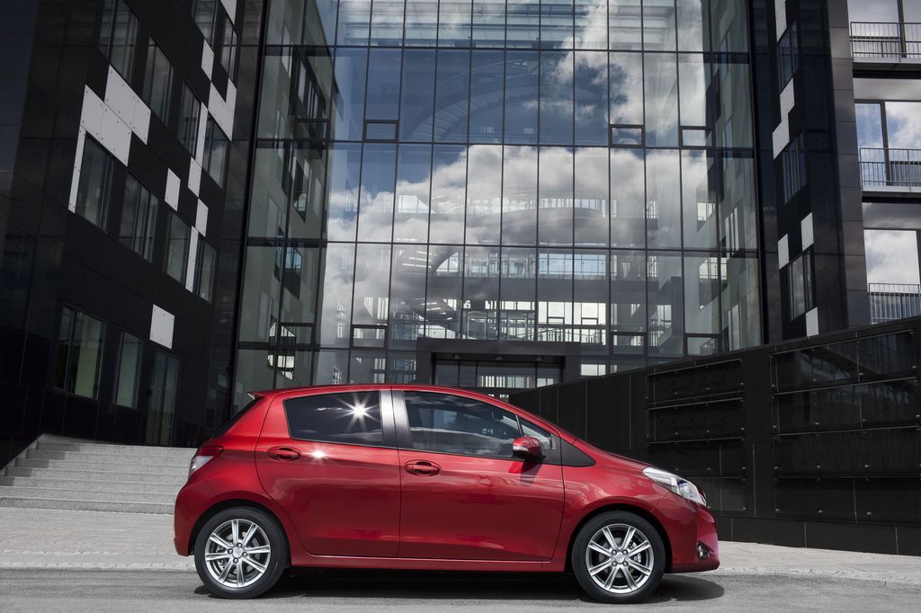 TOYOTA YARIS