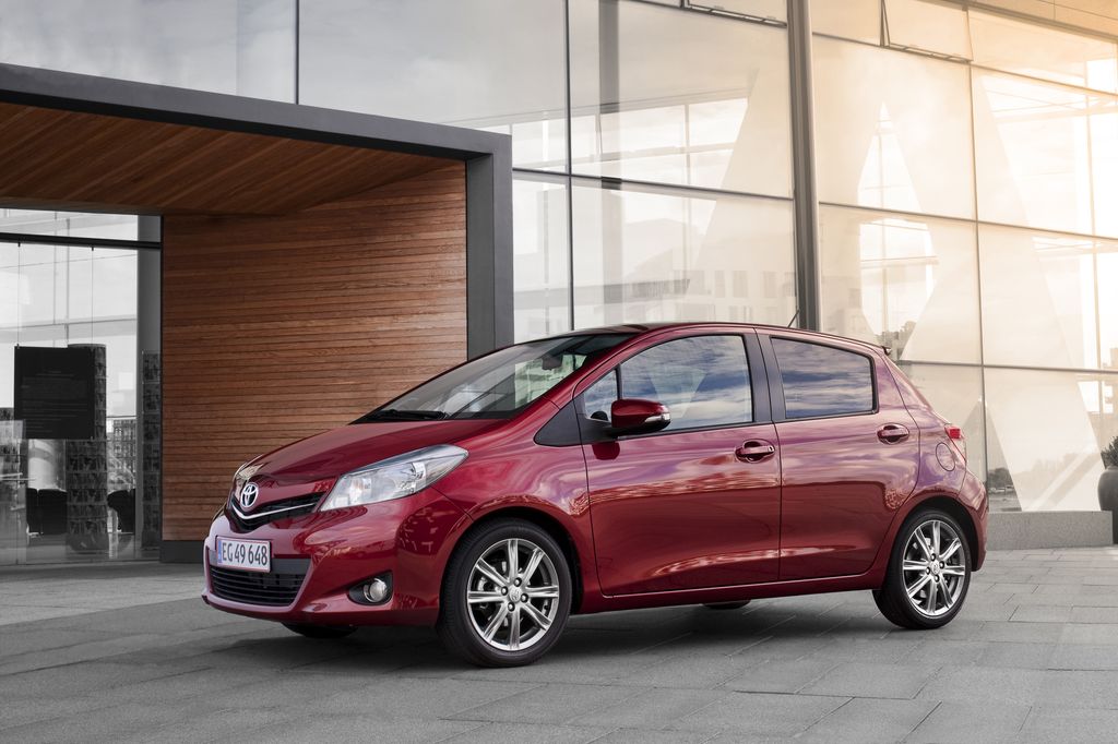 TOYOTA YARIS