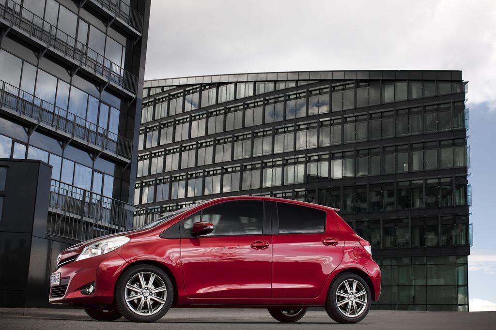 TOYOTA YARIS