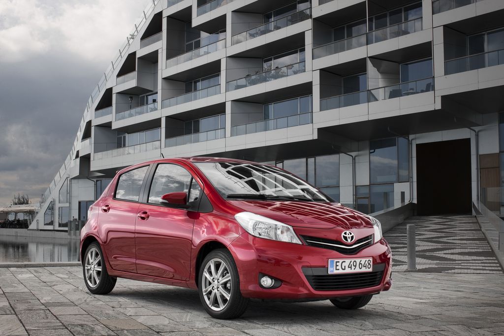 TOYOTA YARIS