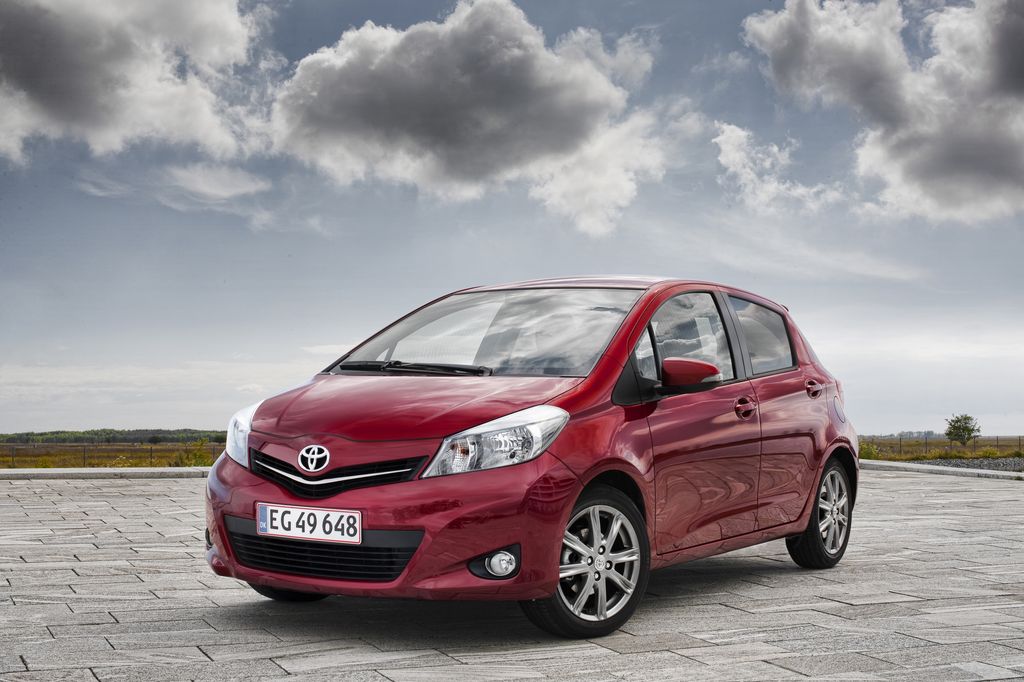 TOYOTA YARIS