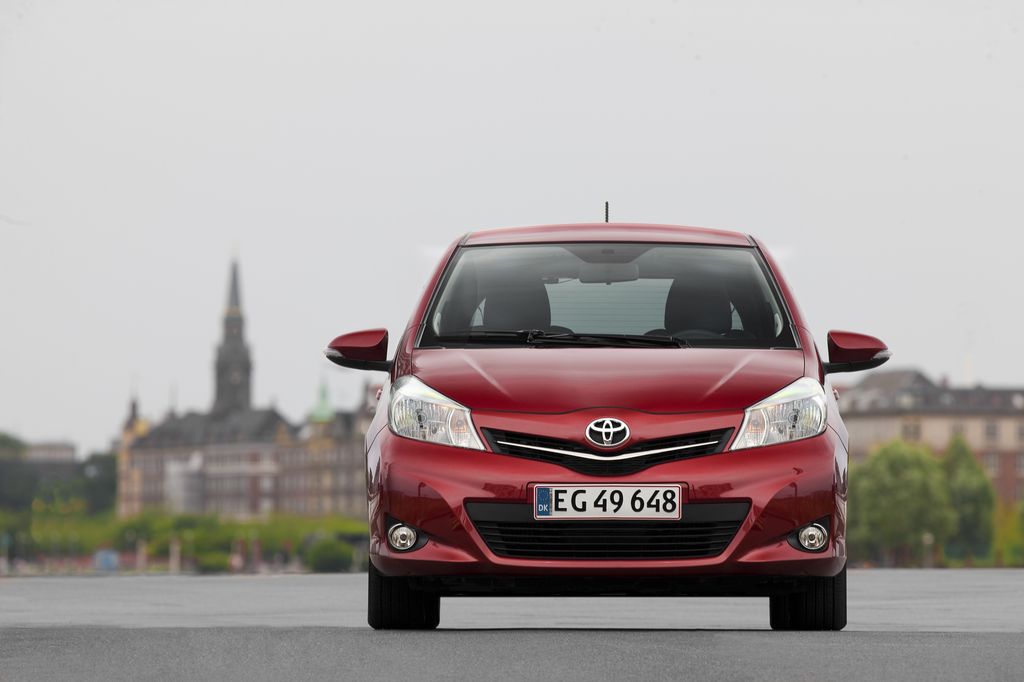 TOYOTA YARIS